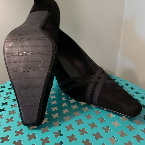 Stuart Weitzman SuedeLow Heel Pump - Picture 5 of 5